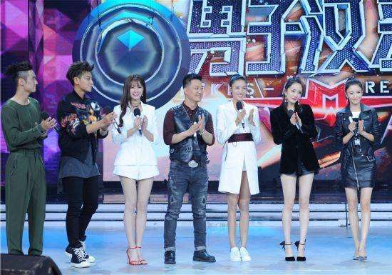 张艺兴和黄子韬同台,张艺兴和陈伟霆黄子韬跳舞