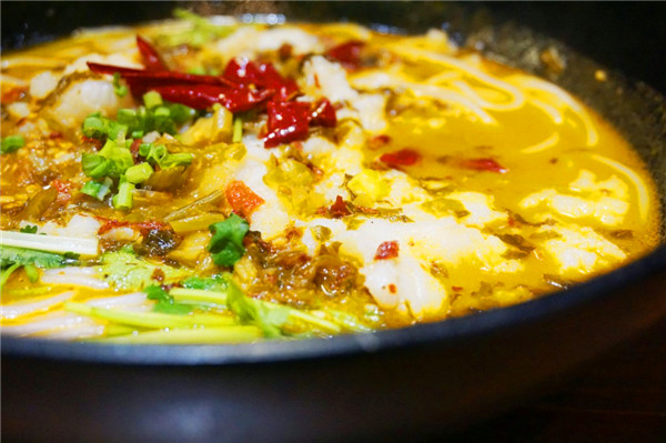 美味神奇的米线，餐饮界的传奇——云味馆过桥米线