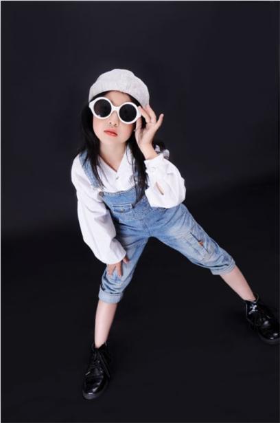 天使新星文化传媒小明星代言人之任怡嘉、王菁昕