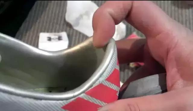 踢球脚大拇指总是磨起泡是为什么,踢球脚起泡是怎么回事