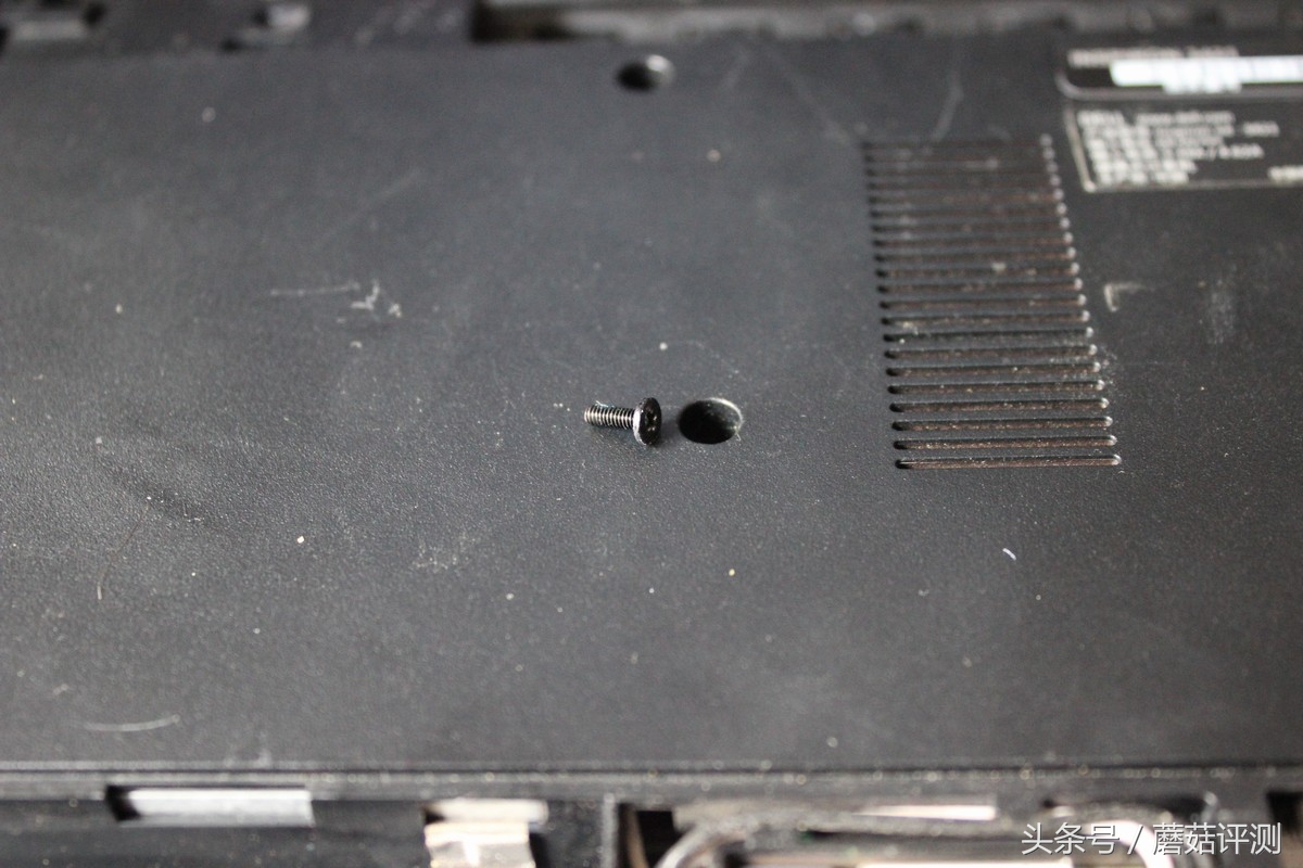 戴尔inspiron3421加装固态,戴尔笔记本inspiron143476拆机