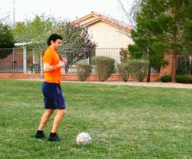 足球击球力量怎么提升,足球教学中后卫的跑位与意识