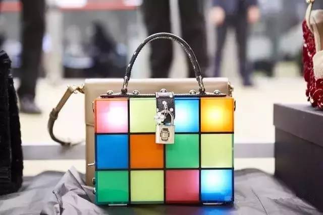 花了几千刀买的奢侈品包包究竟是什么鬼？！