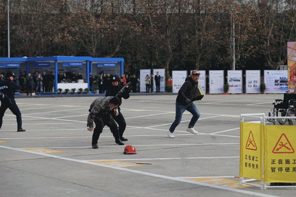 浜哄湪姹熸箹鐪熷疄闀栧眬瑙嗛,浜哄湪闀栧眬