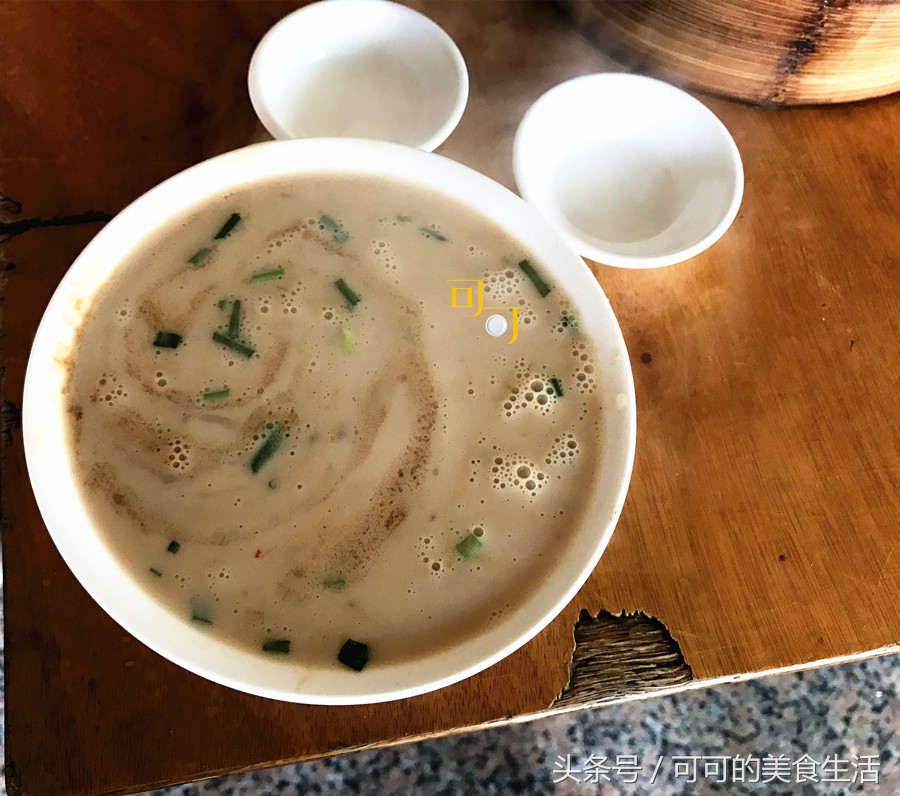 下午茶喝豆浆，一碗宛若鸡蛋羹的咸豆浆，谁能不爱？