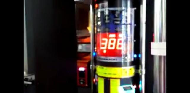 一龙重拳889磅接近泰森，虐400斤美保镖，11秒KO法冠军