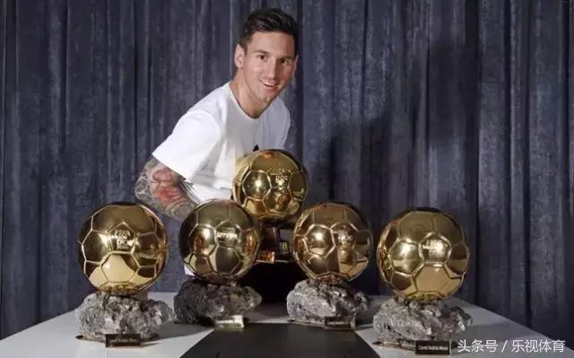 22岁的c罗获得世界足球先生第三名,c罗几次被评为世界足球先生
