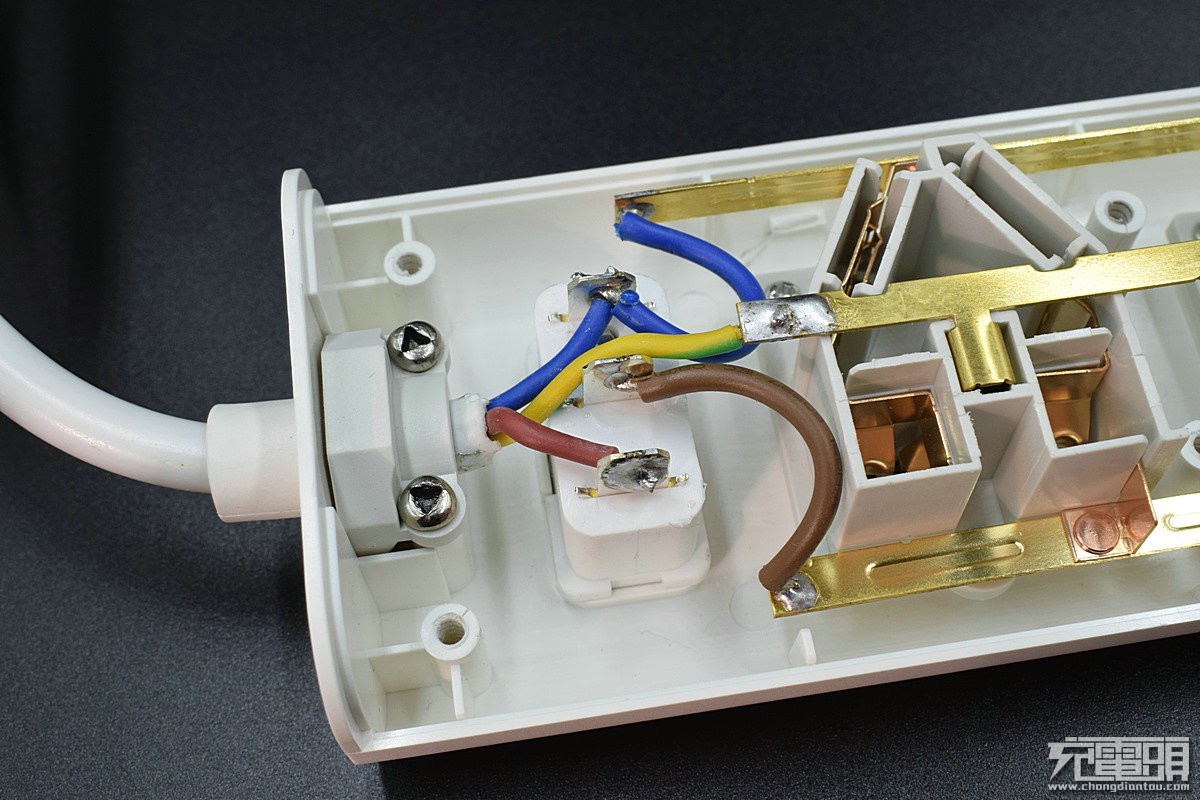 虽名不经传但也可圈可点达世奇插线板评测及拆解