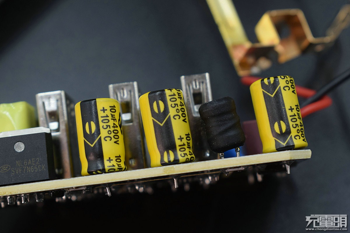 虽名不经传但也可圈可点达世奇插线板评测及拆解