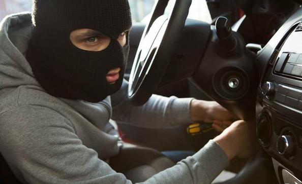 汽车没有防盗芯片会怎么样,汽车没锁防盗被偷了保险会理赔吗