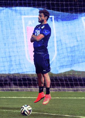 足球特效大片视频,足球进球gif特效图片