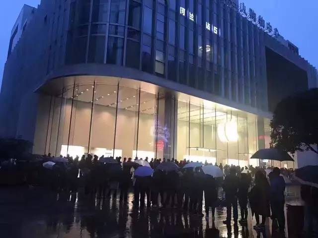 你见过清晨一点的上海,你见过清晨过后的上海吗