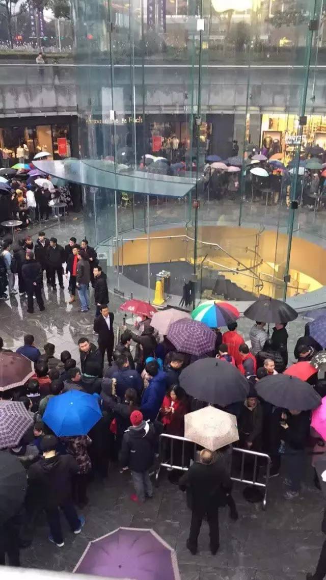 你见过清晨一点的上海,你见过清晨过后的上海吗