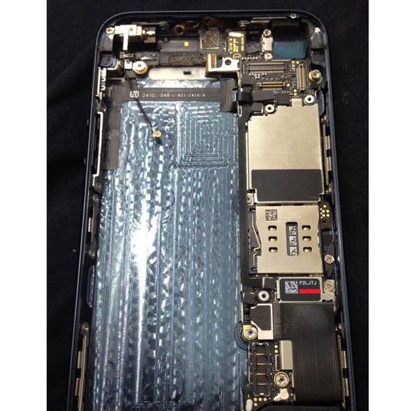 iphone5掉漆怎样补救,iphone5摔了一下黑屏怎么修