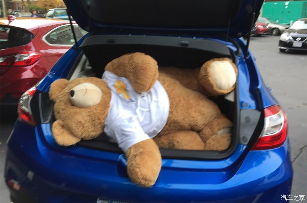 科鲁兹两厢版值得买吗,科鲁兹两厢版实拍