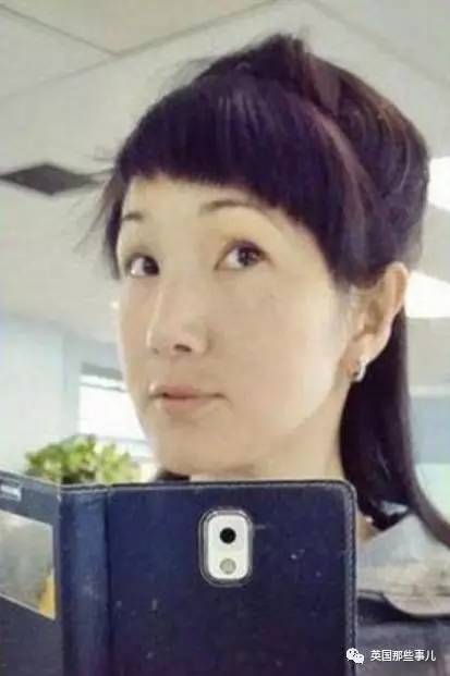 相信“包”治百病人的女人们关注了，看到这位“奇女子”赶紧绕行