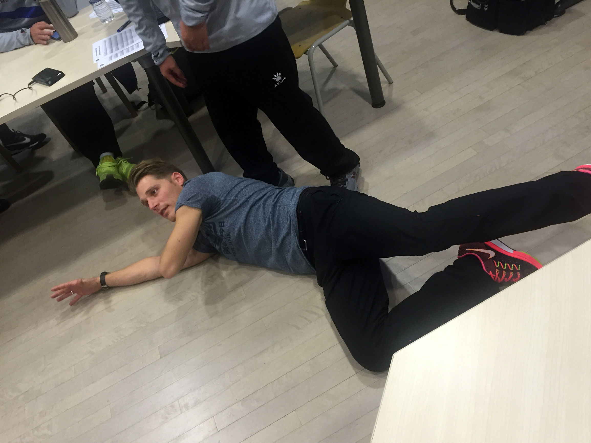 黎教练展示讲解,黎教练现场教学