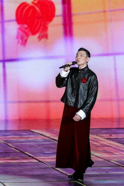 刘德华为什么不倒嗓,刘德华为什么不唱歌了