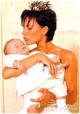 贝克汉姆一家度假最新,贝克汉姆一家六口颜值逆天