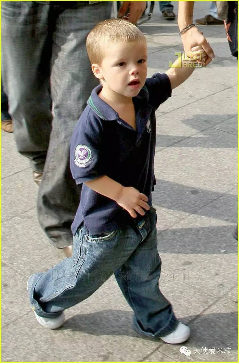 贝克汉姆一家度假最新,贝克汉姆一家六口颜值逆天