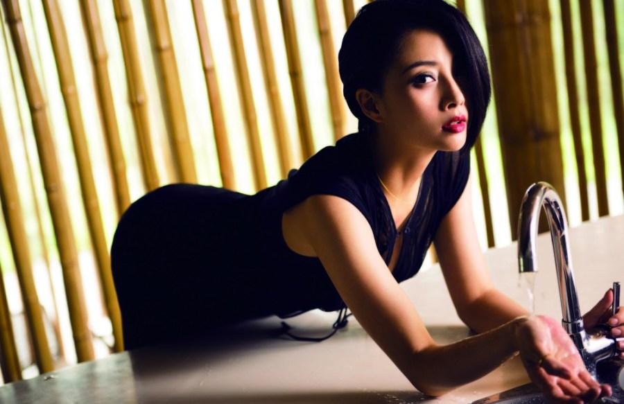 情人节，前国脚少的了几个“渣男”？那英临产，对浪子高峰死心