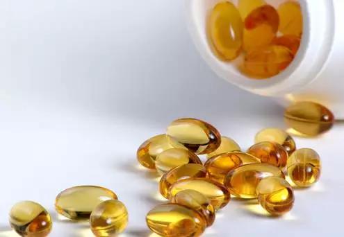 维生素ad滴剂与鱼肝油的区别 (鱼肝油和维生素ad胶囊哪个好)