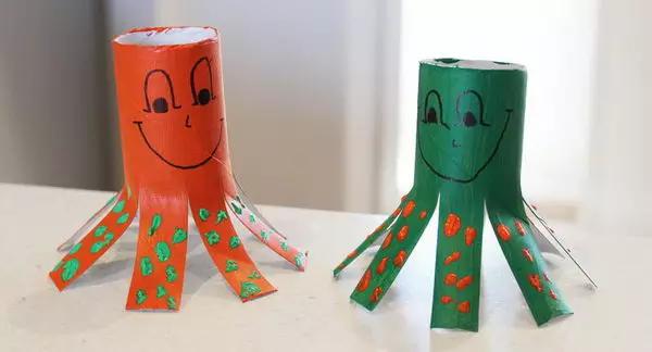 城会玩！这个妈妈卫生纸卷筒这么用，省下了一半玩具钱！