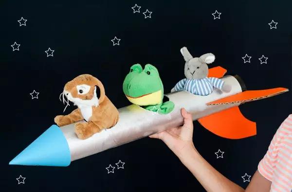 城会玩！这个妈妈卫生纸卷筒这么用，省下了一半玩具钱！