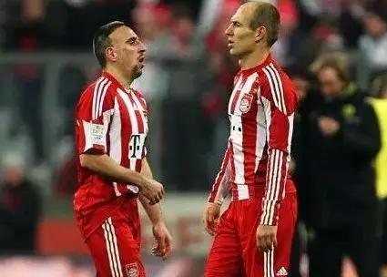 绿茵场上大规模冲突,足球内讧合集