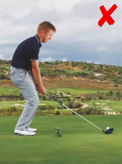 试试这种预备姿势，你的一号木可以开得又远又直