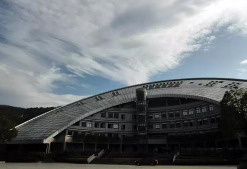 学费太贵有点受不了,学费贵心里难受