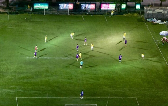 足球疯狂球迷视频,足球狂热球迷进场