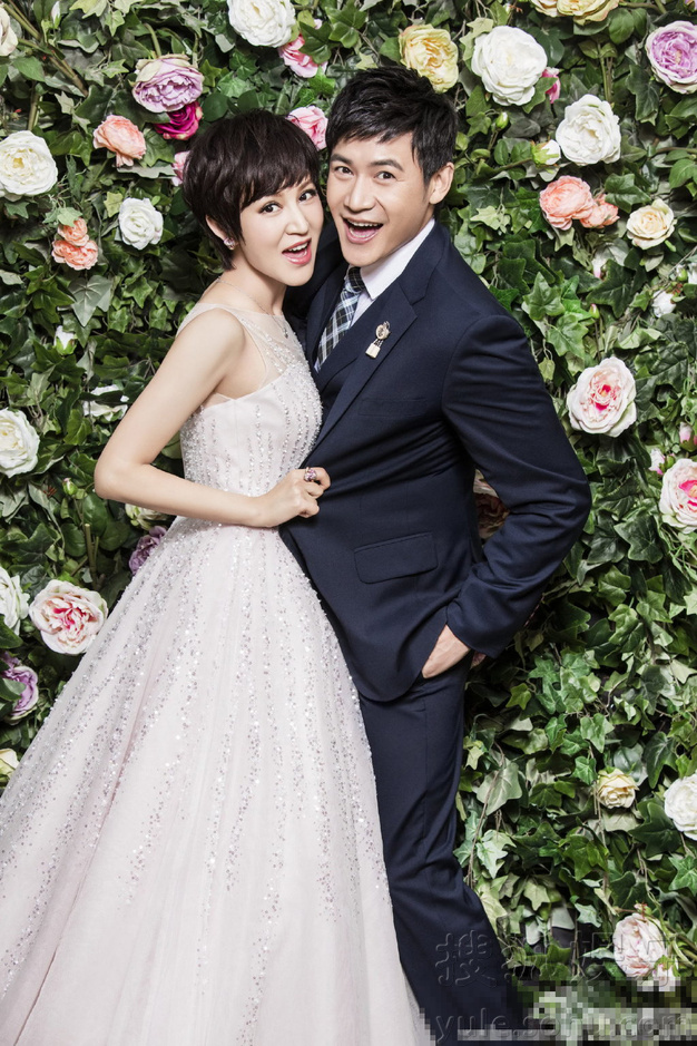 从校服到婚纱12年的爱情长跑,从校服到婚纱相恋7年