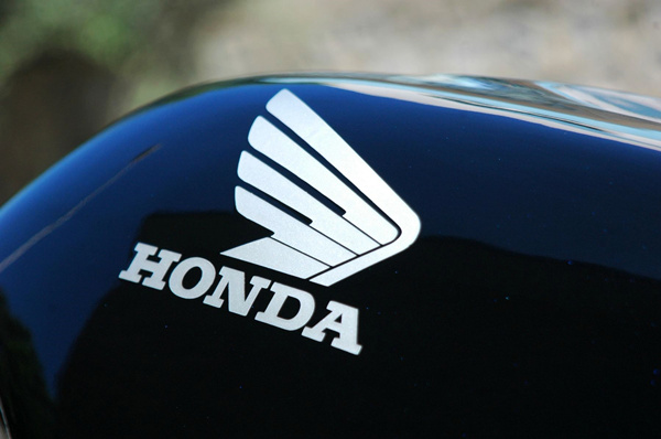 一代经典老款摩托车满满的回忆,摩托车一代经典情怀