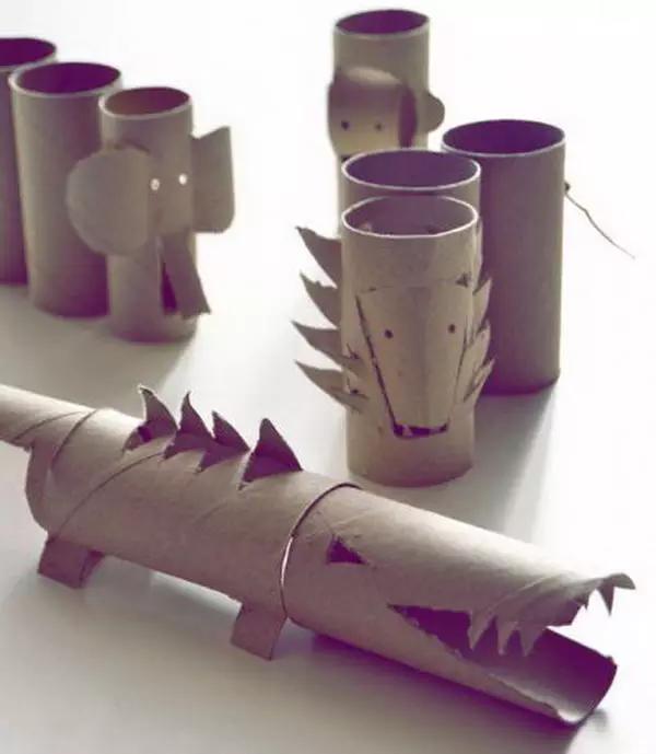 城会玩！这个妈妈卫生纸卷筒这么用，省下了一半玩具钱！