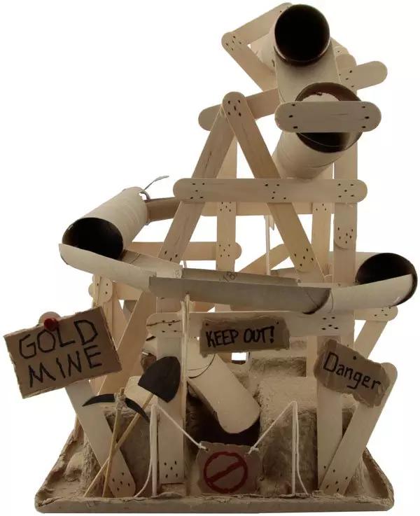 城会玩！这个妈妈卫生纸卷筒这么用，省下了一半玩具钱！