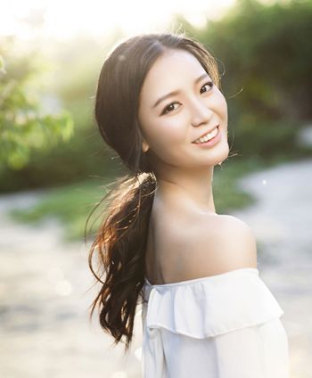 国字脸头发怎么剪好看,50-60岁国字脸女性适合中短的发型