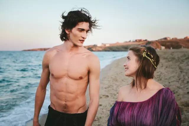 这位*男美**子现已加入无上装豪华套餐