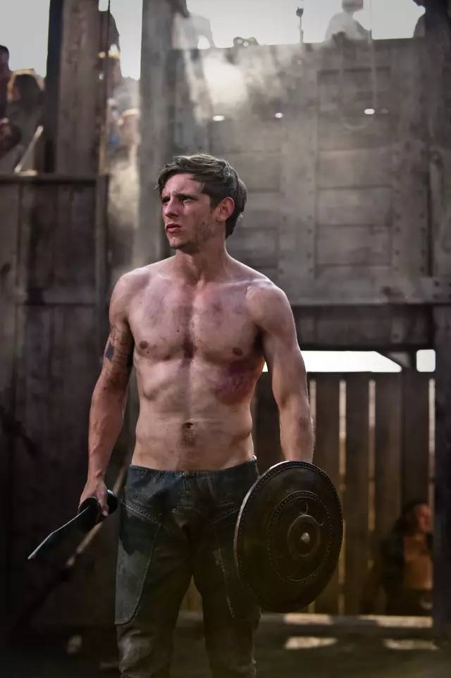 这位*男美**子现已加入无上装豪华套餐