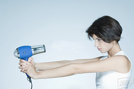 洗完头如何恢复原有发型电吹风为啥无可取代？
