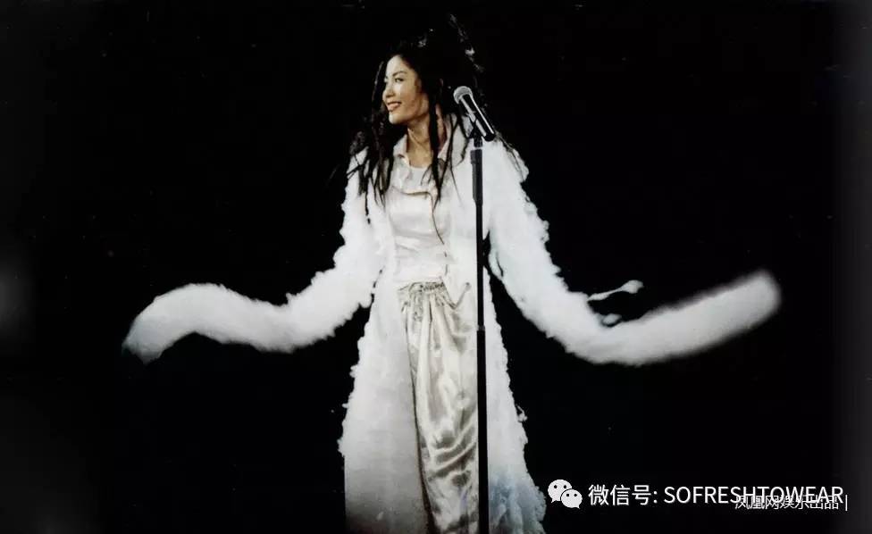 穿50公斤仙女服的王菲，就让她继续成为一段传说好了