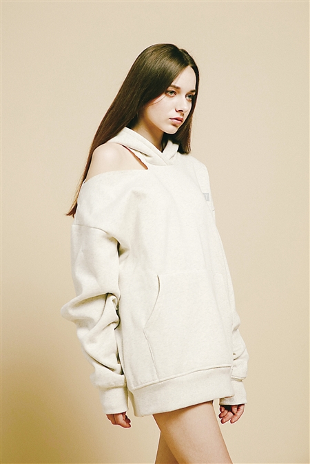 做服装生意年入百万,00后小伙创业做服装