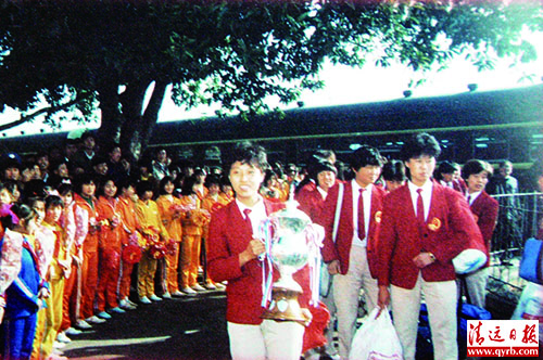 政协委员为我市发展建言献策,政协委员足球