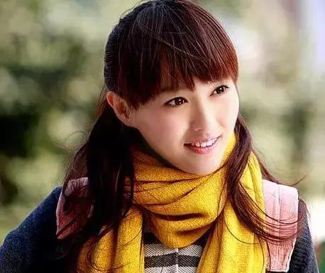 适合额头大发际线高的短发型,宽额头额头高怎么剪刘海