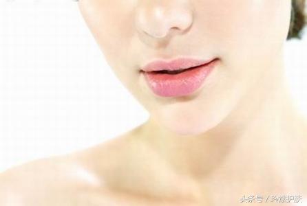 嘴周围下巴反复长痘痘怎么治疗,嘴唇及下巴周围出痘痘中医辨证