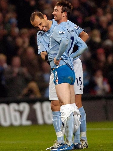 足坛十大经典庆祝动作,足坛十大惊人庆祝动作