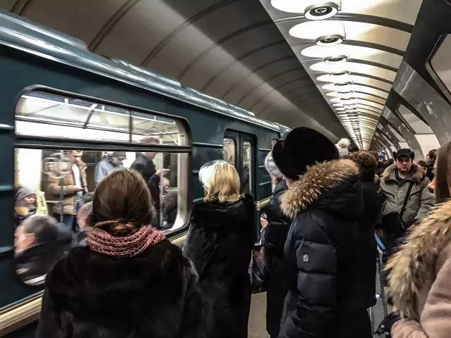 带三个美女自驾中国,自驾房车欧洲之旅