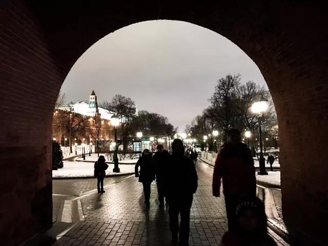 带三个美女自驾中国,自驾房车欧洲之旅