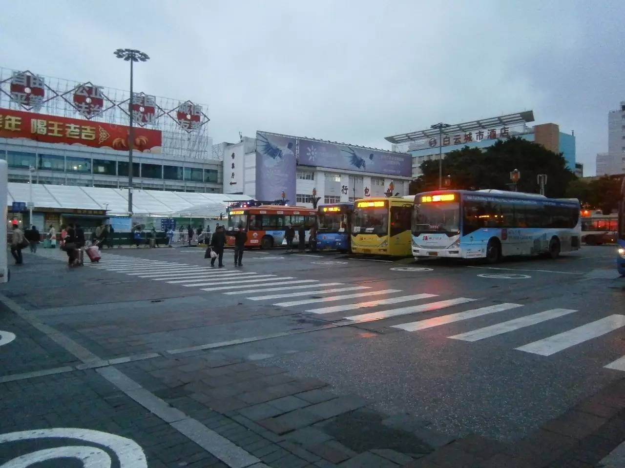 2008年广州火车站春运真实情况,2007年的广州火车站春运视频