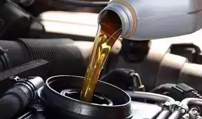 开车太费油学会这几招油耗嗖嗖降,车辆油耗高老司机三招轻松解决